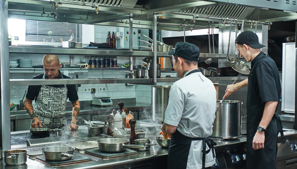 How Exhaust System Cleaning Boosts Kitchen Staff Productivity